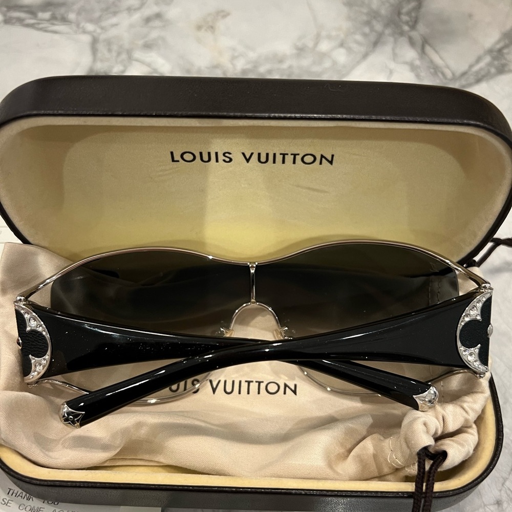Authentic Louis Vuitton Sunglasses - Picture 3 of 7